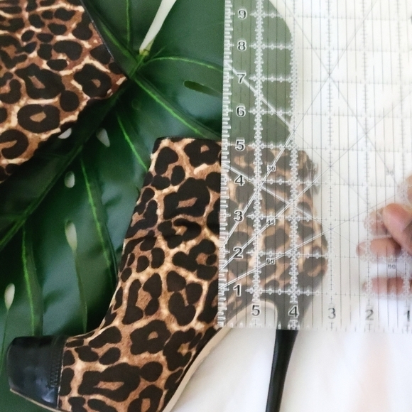 Michael Michael Kors animal print booties mob Wife - Picture 9 of 16